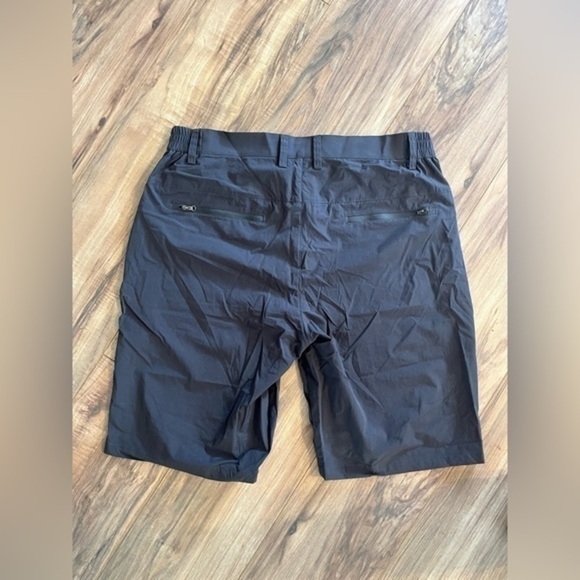 NWT - svacuam Men's Quick Dry Hiking Cargo Shorts with Zipper Pockets Sz 36 - Picture 2 of 6